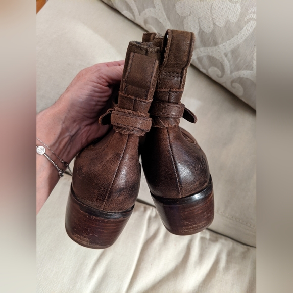 UGG Chelsea booties, sz 7.5 - Picture 11 of 16